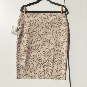 NEW! Lularoe Cassie XL pencil skirt Vanilla leaf